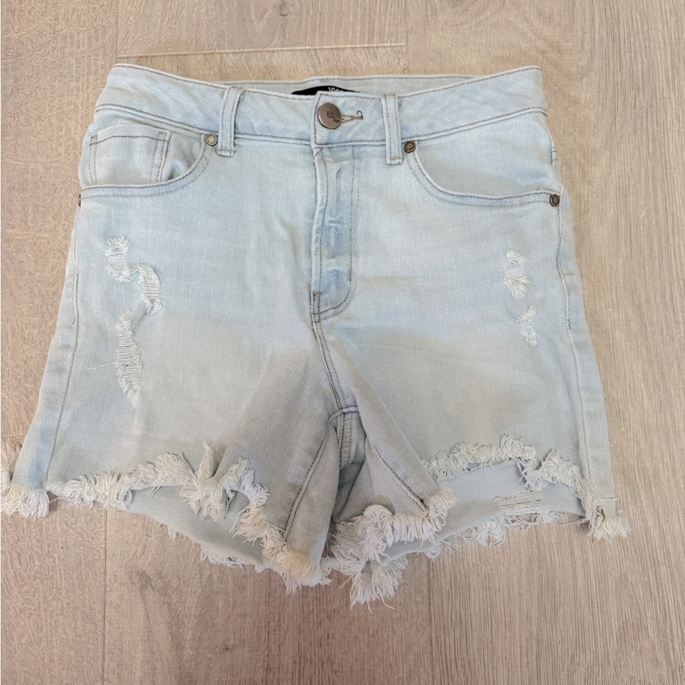 1822 Denim Frayed Hem Jean Shorts in Light Blue
